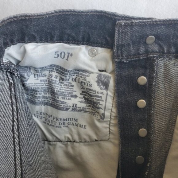 Levi's 501 Dark Wash Jean Shorts Size 25 - Picture 4 of 7